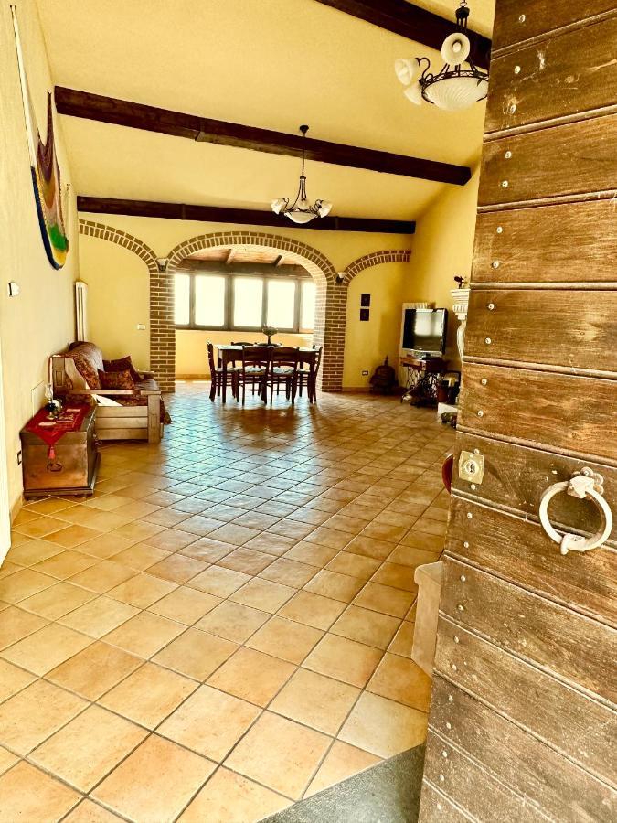 Вілла Casa San Ferrante Челано Екстер'єр фото